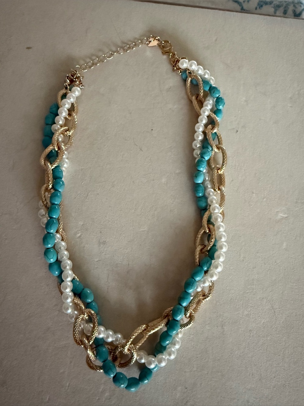 Chic Gold and Turquoise Beaded Necklace
